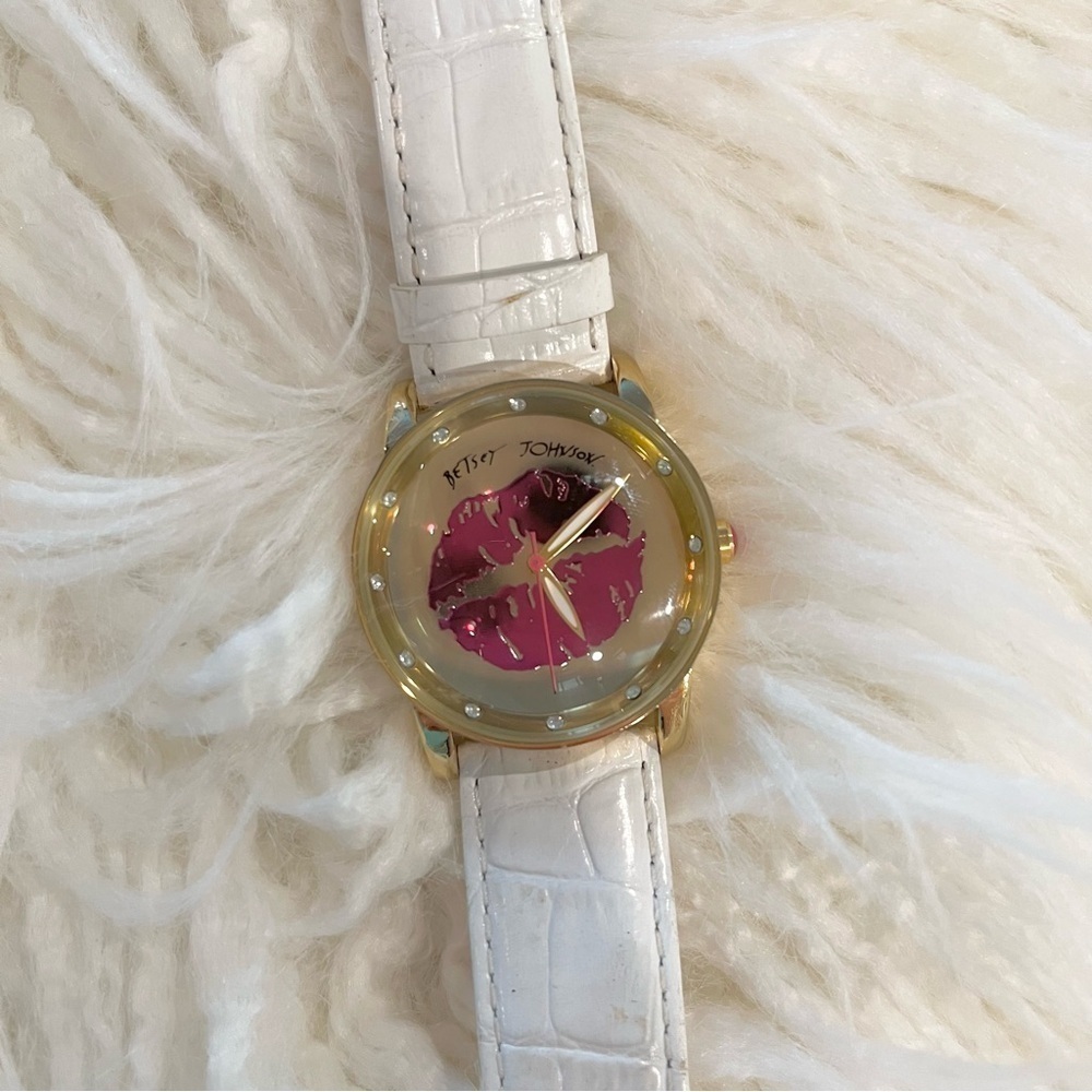 Betsey Johnson Leather Watch Kiss Face Lips Women’s White & Gold